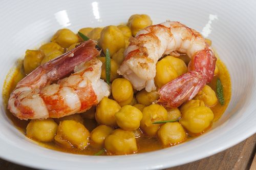 Receta de garbanzos con langostinos