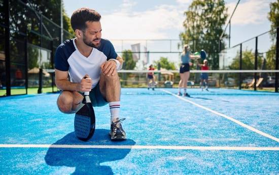 Lesiones en el pádel y el tenis: diferencias, riesgos y prevención