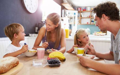 Es sano que los niños ayuden a prepararla comida