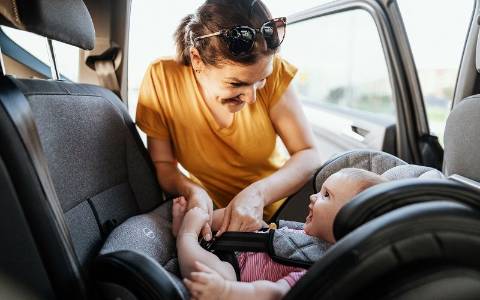 Silla de coche para bebés: consejos para viajar seguros